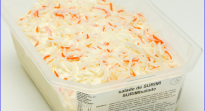 Salade de surimi avec crabe